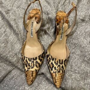 Manolo Blahnik pointy toe slingback shoes